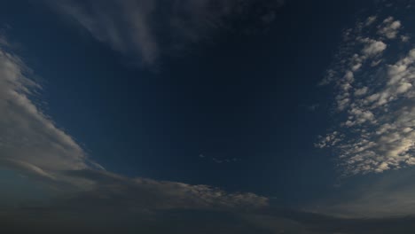 Impresionante-Lapso-De-Tiempo-De-Nubes-En-El-Cielo-Hacia-El-Final-Del-Día