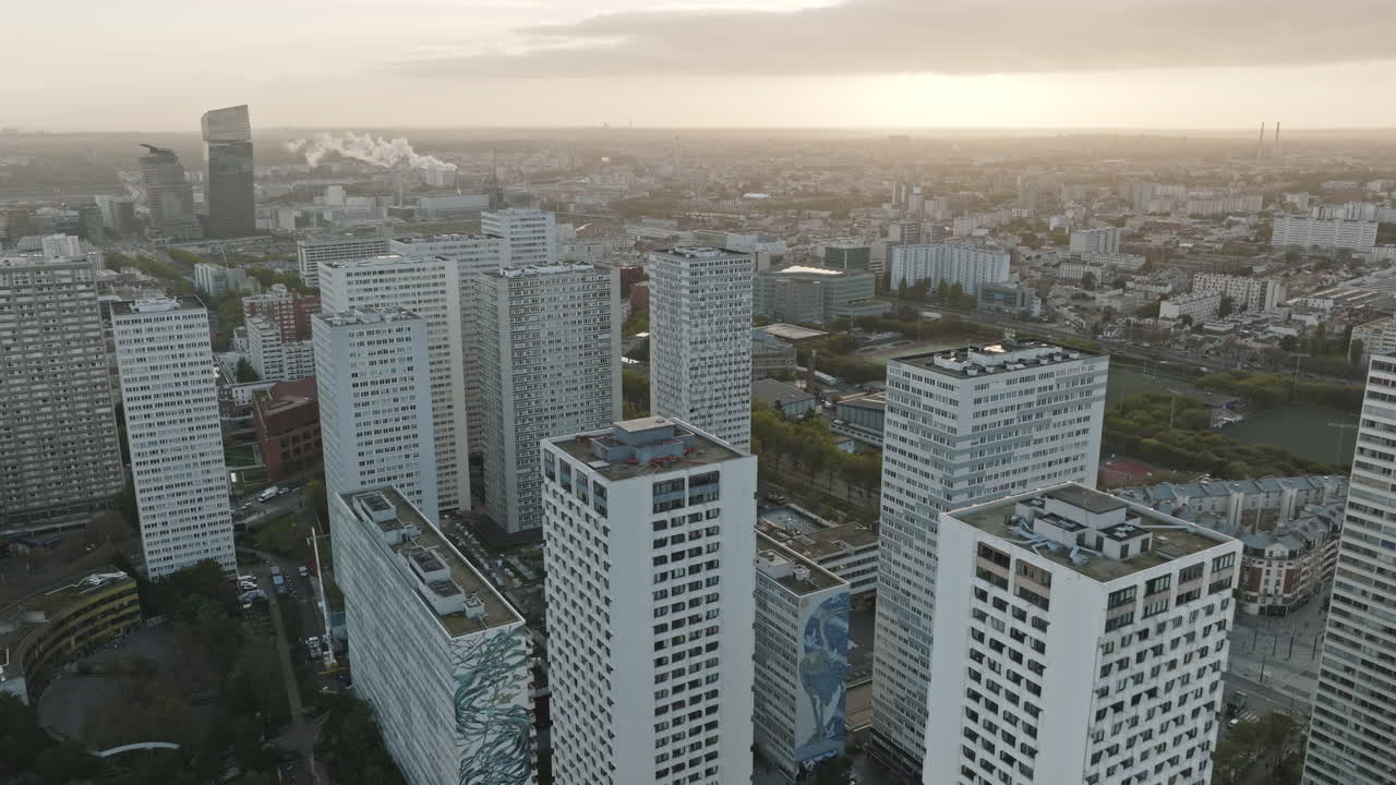 13o distrito: las vistas aéreas revelan una rica historia y comercio.