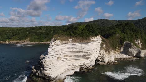 vista del acantilado con drones