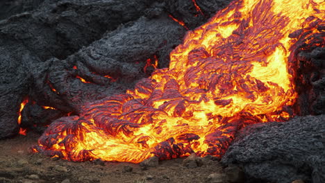 Flujo-De-Lava-En-Cámara-Lenta-Volcán-Fagradalsfjall,-Islandia