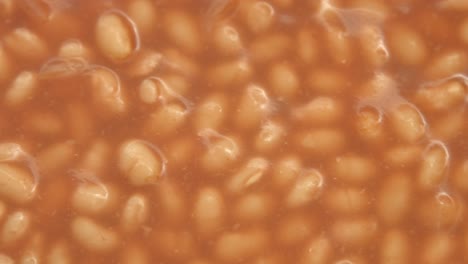 frijoles horneados presentados 4k