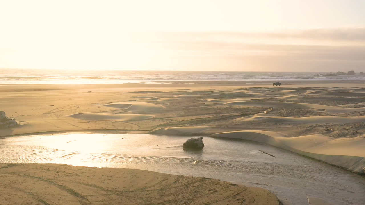 ambiente de playa brumoso y malhumorado
