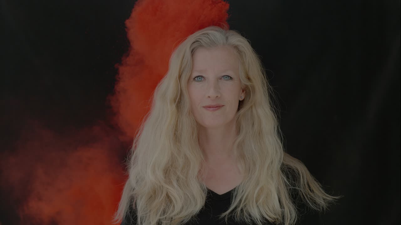 파우더 폭발 색 먼지 입자 느린 움직임