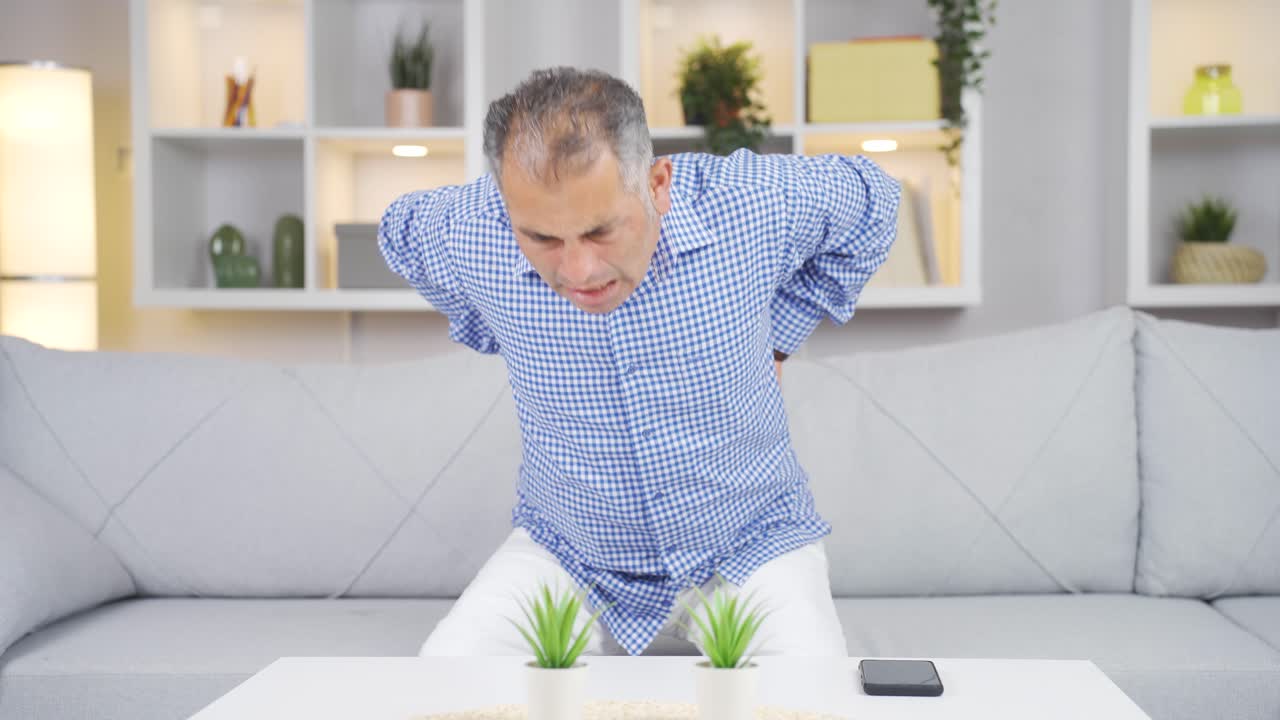 허리 통증과 허리통을 가진 남자