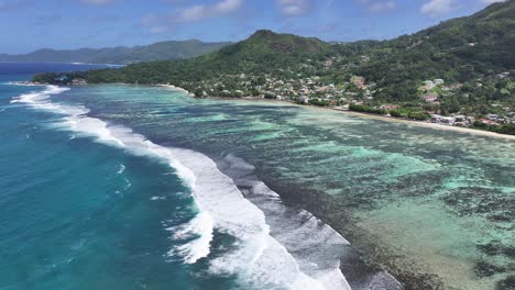 Playa-Anse-Aux-Pins-En-La-Isla-De-Mahe,-Victoria,-Seychelles