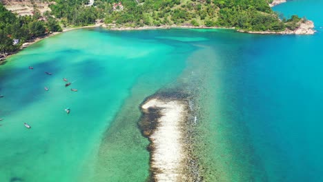 Große-Landenge-Im-Türkisfarbenen-Wasser