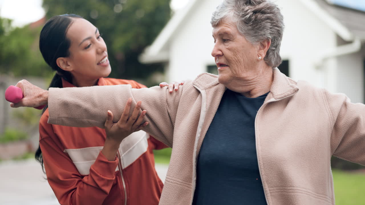 피트니스, 은퇴 및 고령 여성과 코치