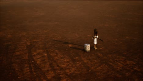 viejo pozo de metal oxidado en el desierto
