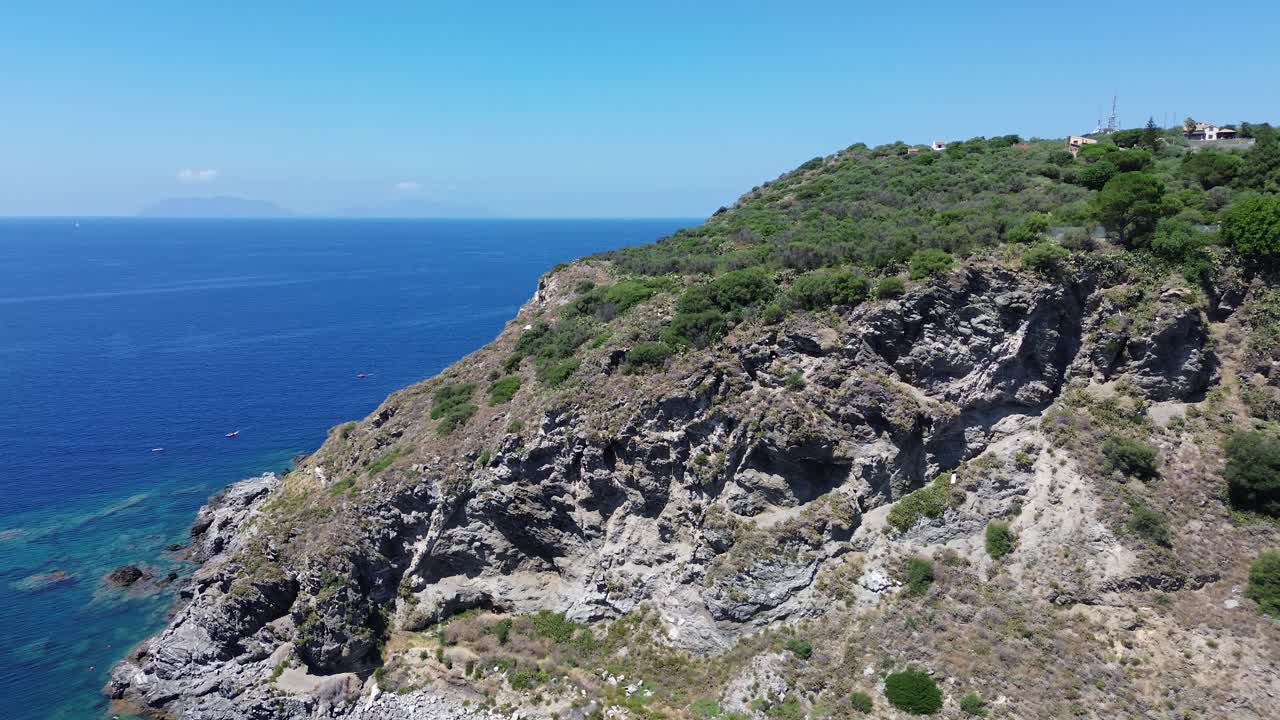 아마도 같은 일이겠지만 드론 조종사의 모든 두려움을 느끼면 믿음을 잃게 될지도 모릅니다.