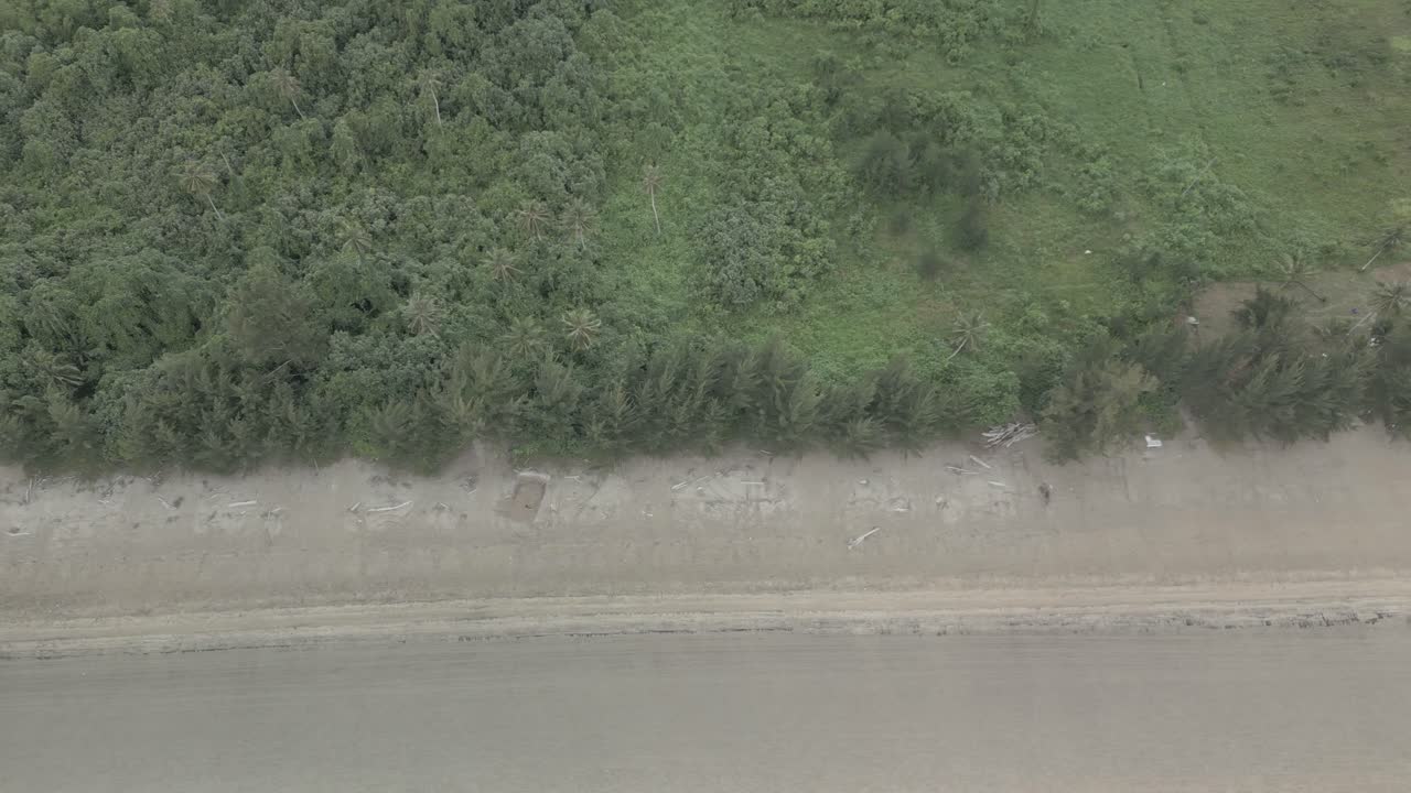 드론 뷰 테르블 백색 모래 해변과 깨한 환경