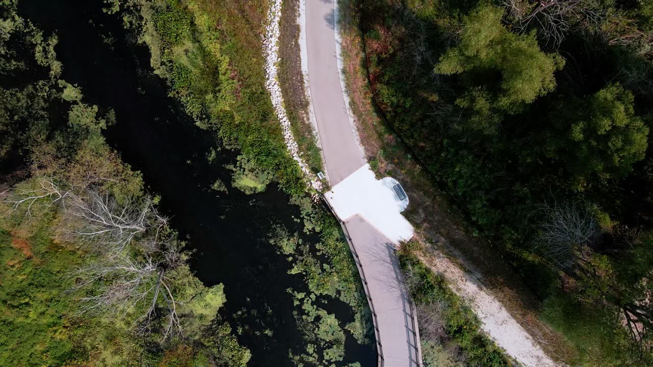 머스키건 호수 해안을 따라 있는 머스키건 자전거 도로의 조감도