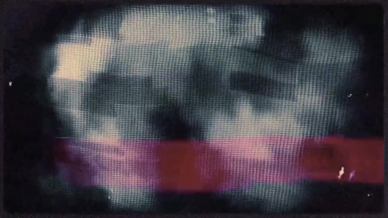 Efekt dynamického digitálního glitch s barevným statickým rušením