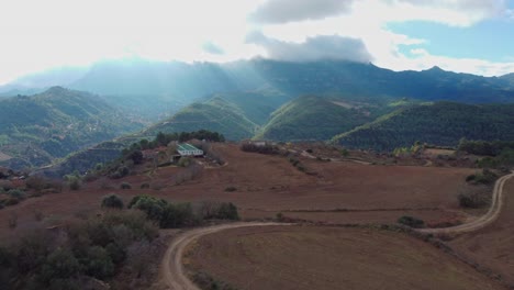 Montañas-De-Montserrat-Y-Marganell-En-Barcelona-Con-Pintoresco-Paisaje-Rural,-Vista-Aérea