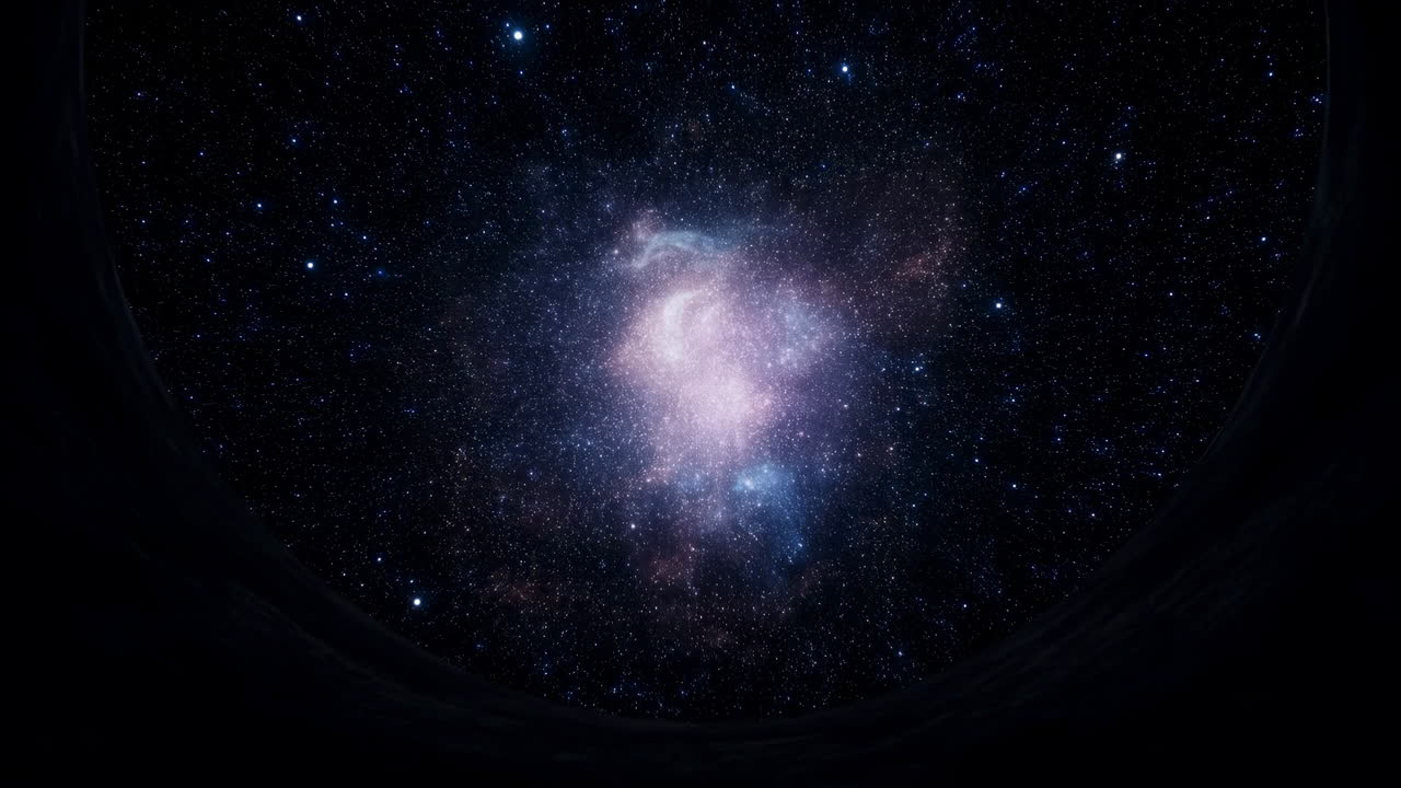 Kosmisk tåge med glødende centrum over dybt stjernefelt, panoramisk rumscene med lilla gassky og fjerne stjerner