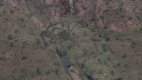 Abrevadero-En-Simpsons-Gap-En-Tjoritja-West-Macdonnell-Ranges,-Territorio-Del-Norte,-Australia