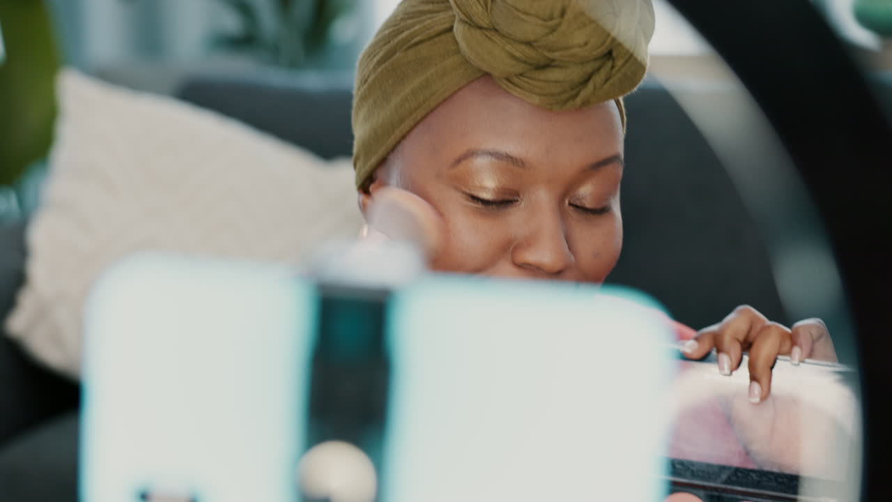 Makeup, live streaming and influencer black woman