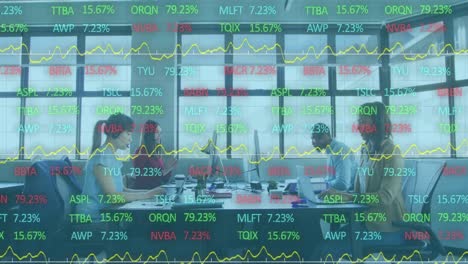 Animation-Der-Finanzdatenverarbeitung-über-Verschiedene-Geschäftsleute-Im-Büro