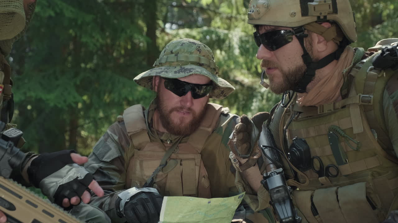 US Intelligence Army Officers Discussing Route