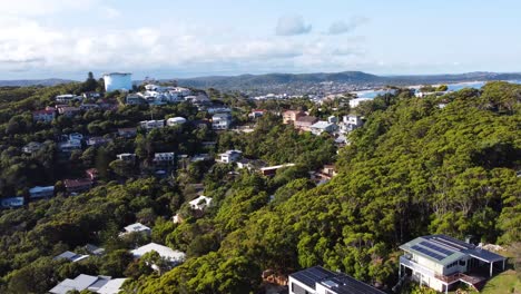 Luftdrohnenlandschaftsaufnahme-Von-North-Avoca-Suburbs-Und-Terrigal-Coastal-Nsw-Central-Coast-Australia-4k