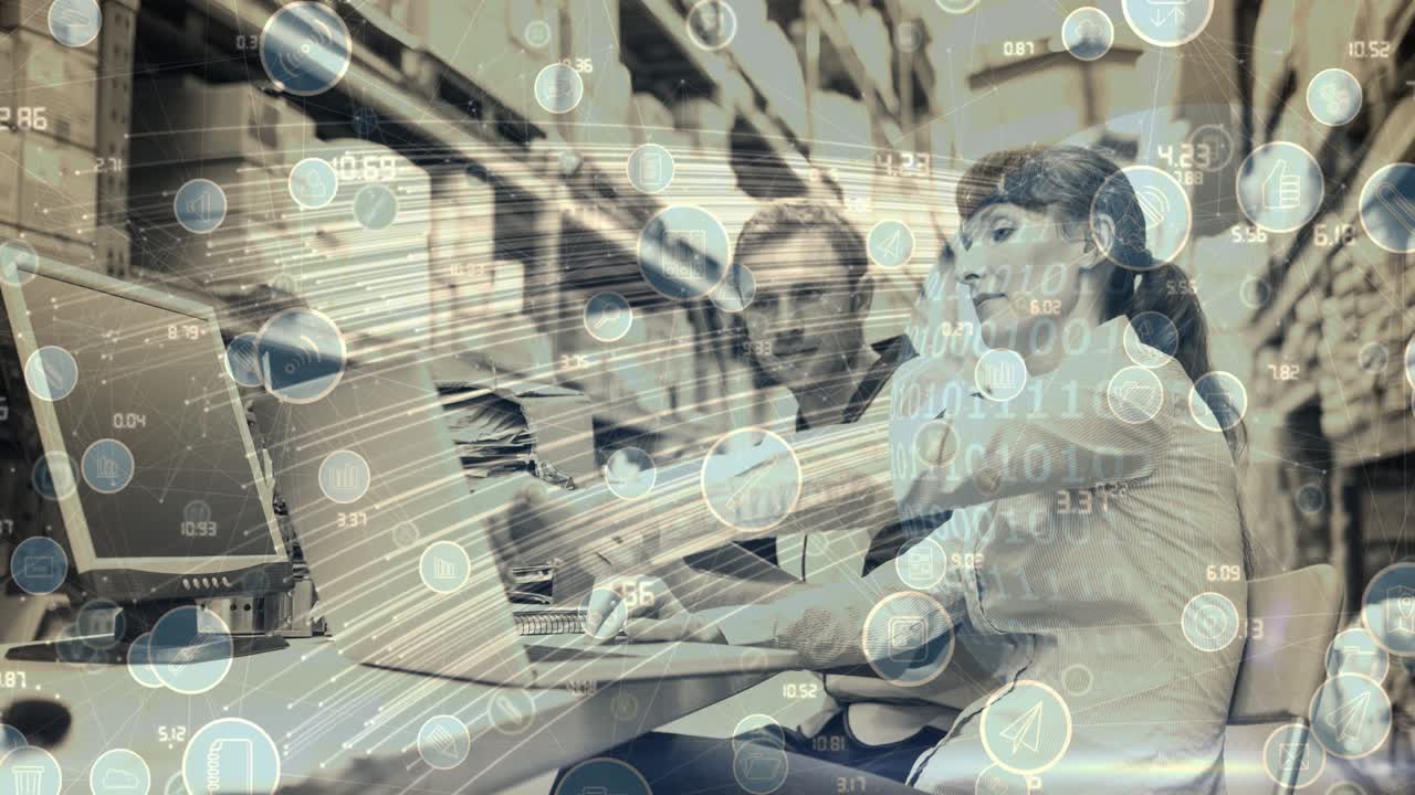 animación de redes de conexiones con iconos digitales sobre pareja utilizando computadora