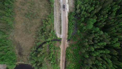 sitio de construcción de ferrocarril de arriba hacia abajo, infraestructura respetuosa con el medio ambiente, antena