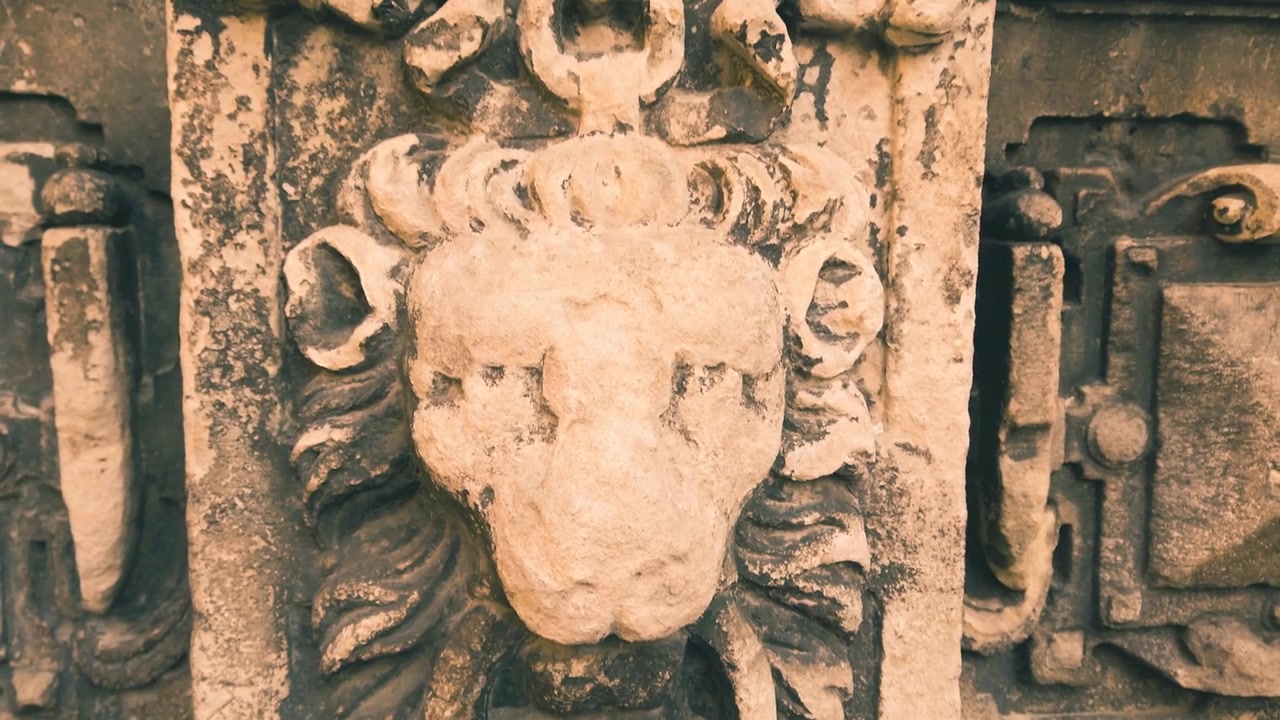 Capela Boim. A Capela Boim é um monumento da arquitetura religiosa católica na Praça da Catedral, Lviv, Ucrânia. Foi construída entre 1609 e 1615 e faz parte da Cidade Velha de Lviv, Património Mundial da UNESCO. Um dos melhores monumentos do final do Renascimento.