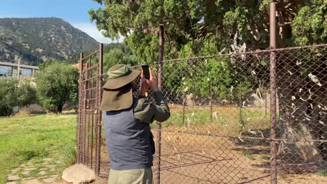 viejo árbol en irán ciprés cedro antiguo santo naturaleza hito natural zoroastriano iraní religión respetar viejo árbol en cultura persa proteger del daño ambiente sarv viajar atracción turística