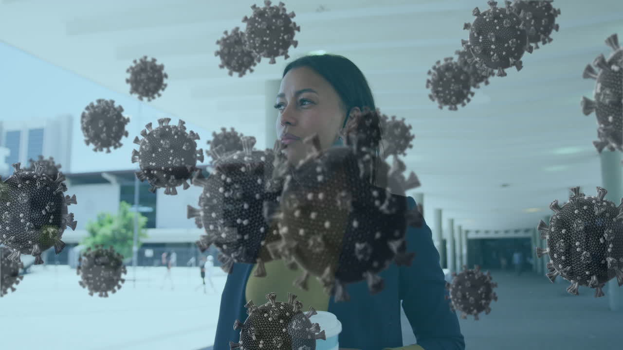 animación de células de covid-19 sobre una mujer bebiendo café para llevar con una máscara facial