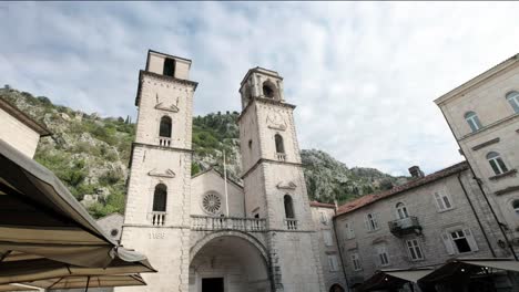 Eine-Kirche-In-Der-Altstadt-Von-Kotor