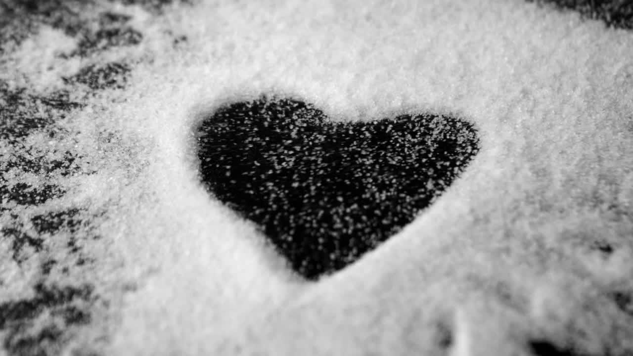 설탕으로 끌려가는 심장은 불어나게 됩니다.