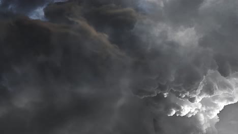 vista de las nubes oscuras de la tormenta 4k