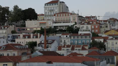 Blick-Auf-Die-Stadt-Lissabon-Am-Abend,-Portugal