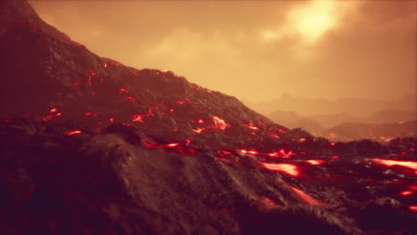 campo de lava bajo las luces del atardecer