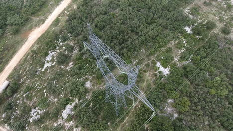 línea eléctrica de alta tensión por avión no tripulado en francia
