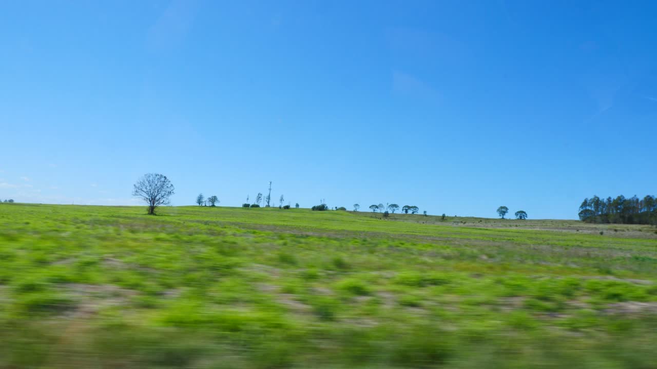 호주의 봉인된 도로에서 운전하는 자동차 관점, 퀸즐랜드의 도로 여행