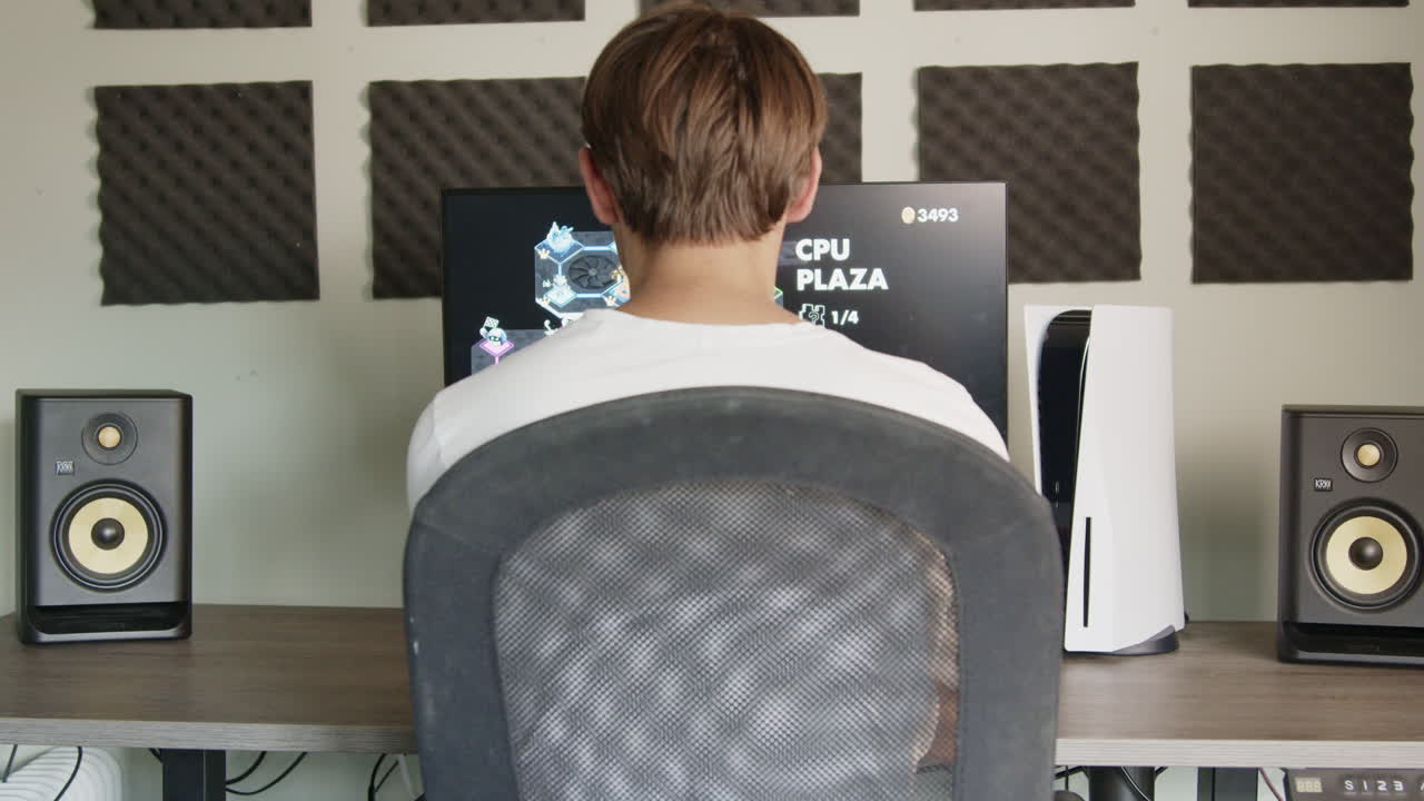 소년은 그의 게임 설정으로 걸어 선택