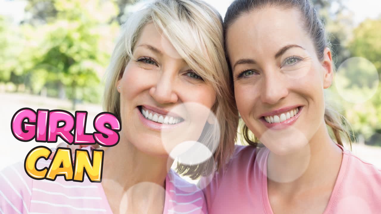 소녀의 애니메이션은 웃는 여성들의 다양한 그룹을 통해 다양한 텍스트를 할 수 있습니다.