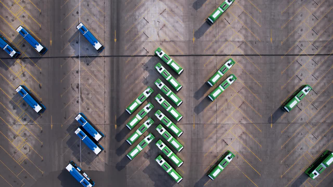 автобусная стоянка бетонная антенна