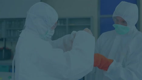 animación de moléculas sobre diversos científicos en trajes de ppe trabajando en el laboratorio