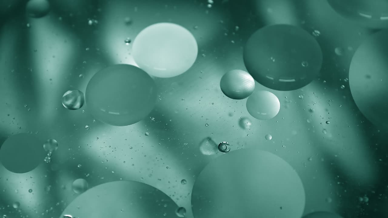 macro gotas de aceite en el líquido