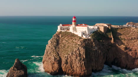 Antena:-La-Luz-Del-Cabo-De-São-Vicente-En-Portugal