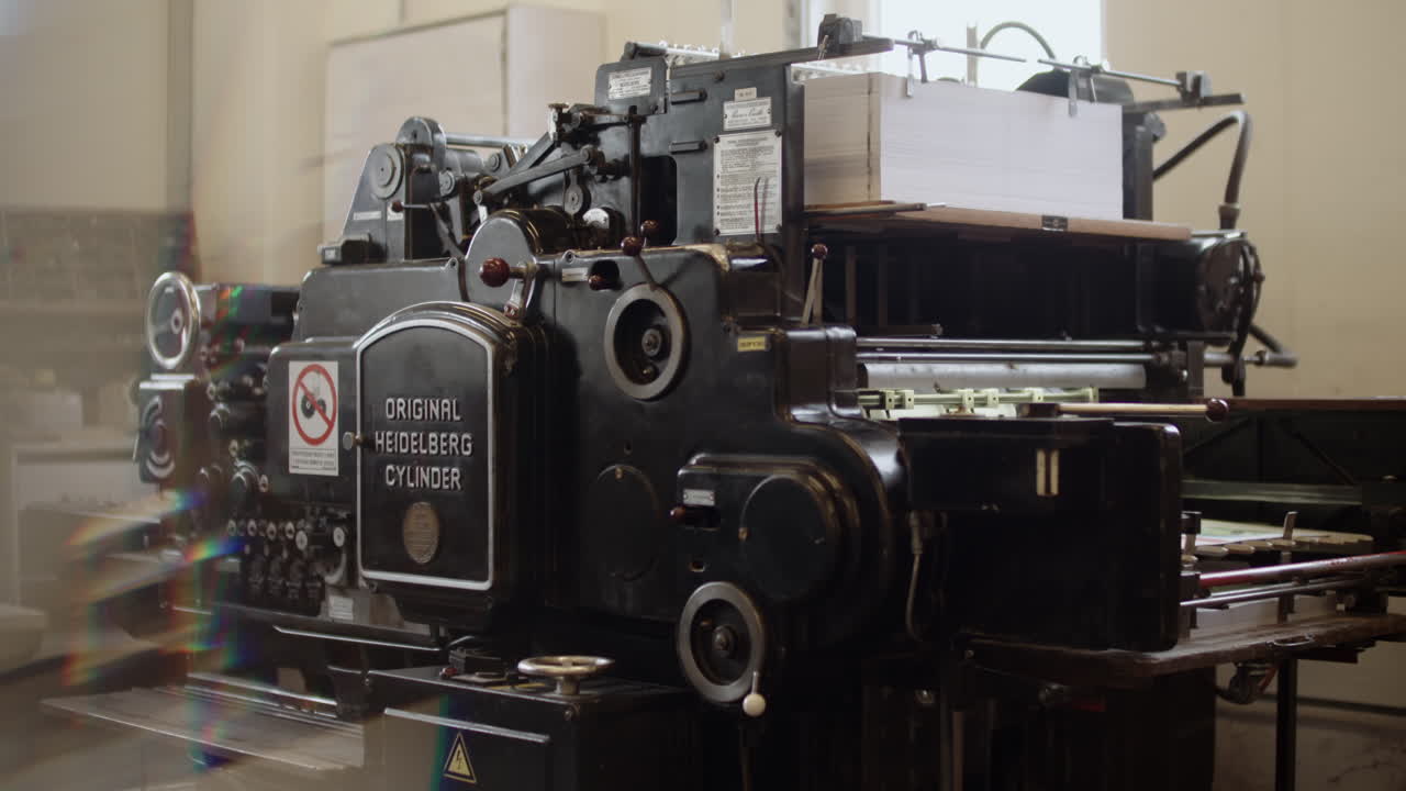종이에 원래 하이델베르그 실린더 인쇄 기계 인쇄 및 인쇄 hoiuse 작업