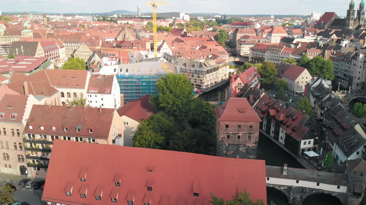 nuremberg: vista aérea de la ciudad histórica en la región alemana de baviera - panorama paisajístico de alemania desde arriba, europa