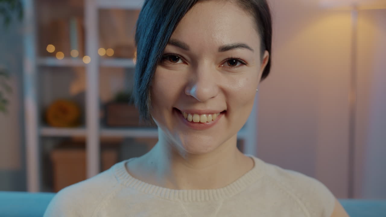 웃는 여자 초상화