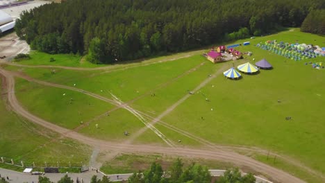 festival de verano en un parque