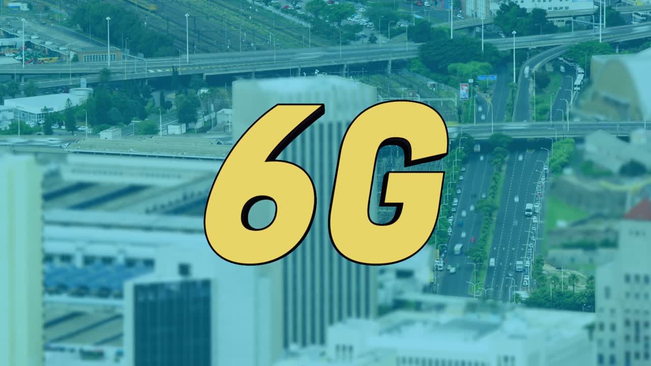빨리 움직이는 도로 교통의 공중 뷰 위에서 노란색으로 6g 텍스트의 애니메이션