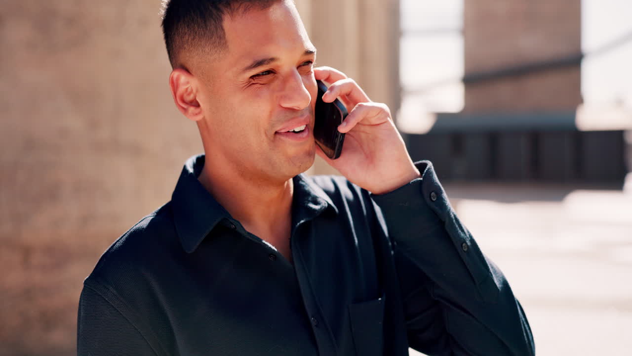 ⁇ 드폰, 통신 및 사업가