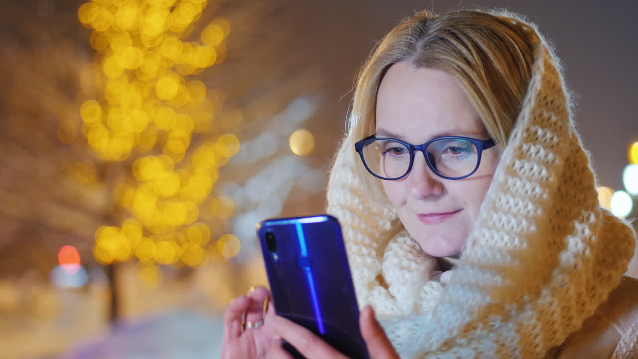 la gente se divierte en la variante canon de año nuevo