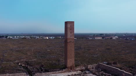 Fpv-Drone-Vuela-Sobre-Las-Ruinas-Arquitectónicas-De-Harran