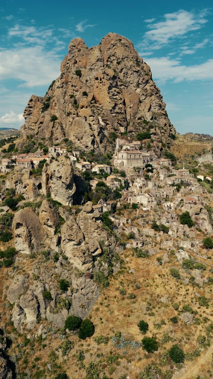 Vista Aérea da Aldeia Fantasma de Pentidattilo